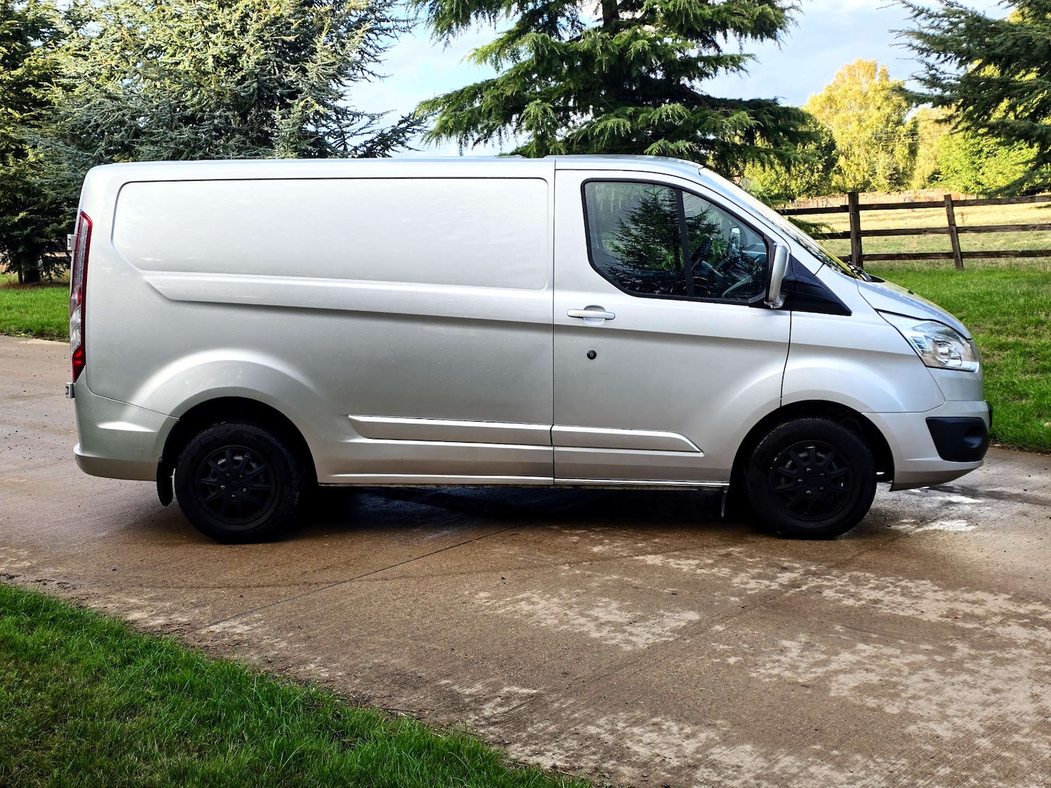 Used Ford Transit Custom 2017 for sale - 76298769: Photo 2