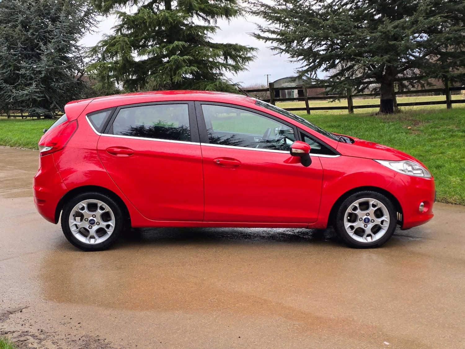 Used Ford Fiesta 2012 for sale - 76881602: Photo 2