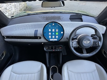 Used MINI Cooper 2024 for sale - 76981230: Photo