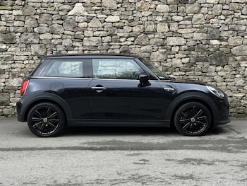 Used MINI Hatch 2023 for sale - 77461978: Photo