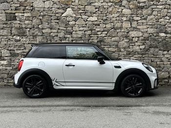 Used MINI Hatch 2023 for sale - 79101940: Photo
