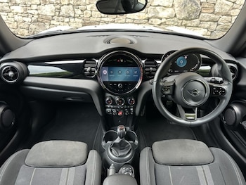 Used MINI Hatch 2023 for sale - 79101940: Photo