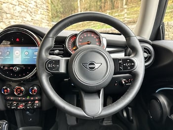 Used MINI Hatch 2022 for sale - 76982352: Photo