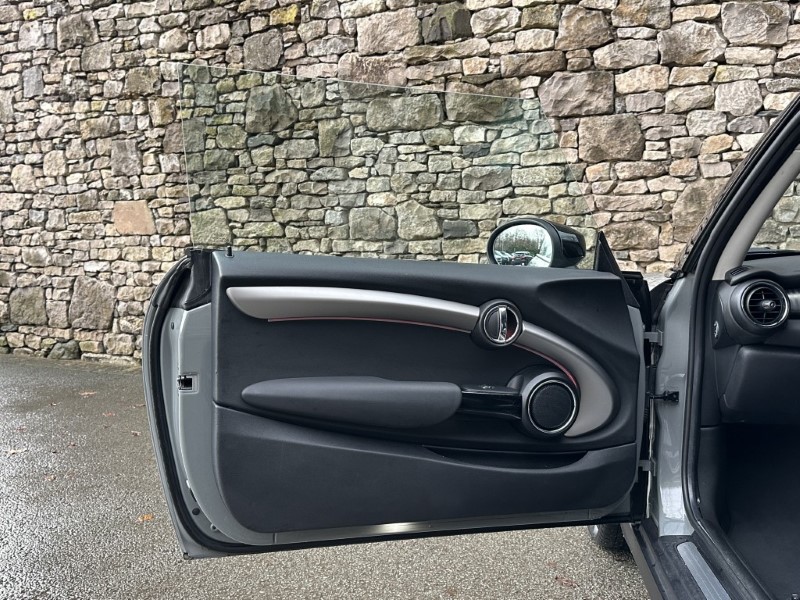 Used MINI Hatch 2020 for sale - 76982481: Photo 24