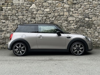 Used MINI Hatch 2024 for sale - 79101932: Photo