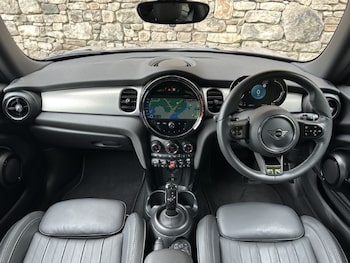 Used MINI Hatch 2024 for sale - 79101932: Photo