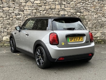 Used MINI Hatch 2023 for sale - 76982502: Photo