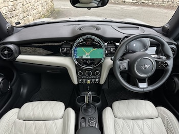 Used MINI Hatch 2023 for sale - 76982502: Photo