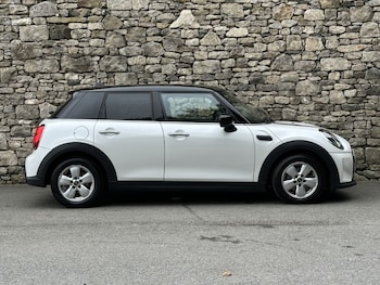 Used MINI Hatch 2023 for sale - 79537976: Photo