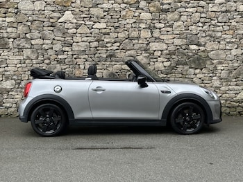 Used MINI Convertible 2024 for sale - 77662131: Photo