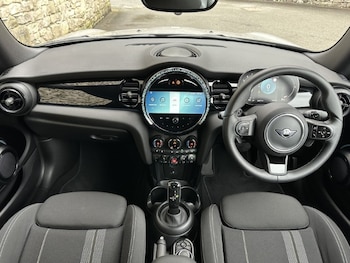 Used MINI Convertible 2024 for sale - 77662131: Photo