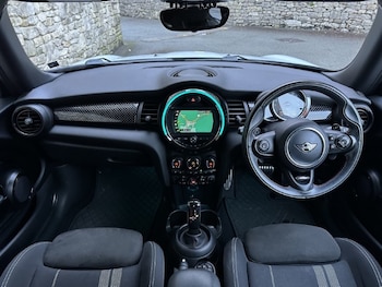 Used MINI Hatch 2019 for sale - 76982465: Photo