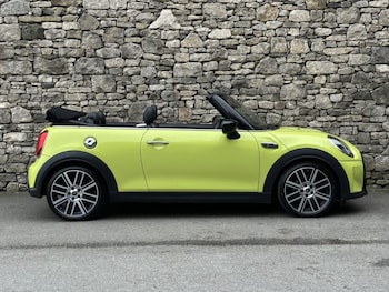 Used MINI Convertible 2023 for sale - 76981761: Photo