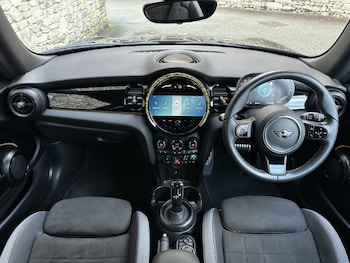 Used MINI Hatch 2023 for sale - 76982478: Photo