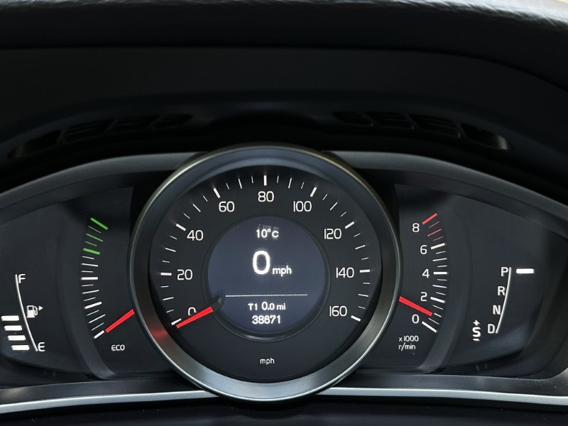 Used Volvo V40 2018 for sale - 77033019: Photo 10