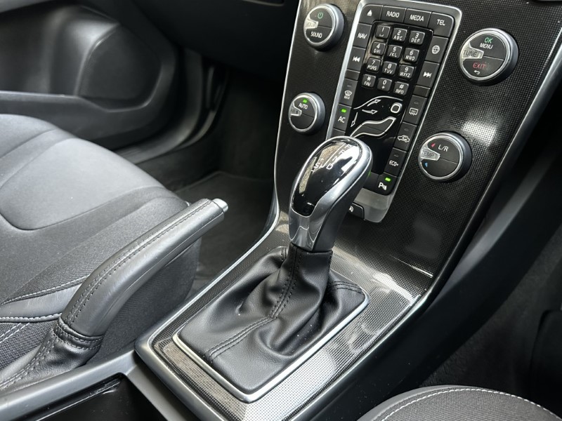 Used Volvo V40 2018 for sale - 77033019: Photo 11