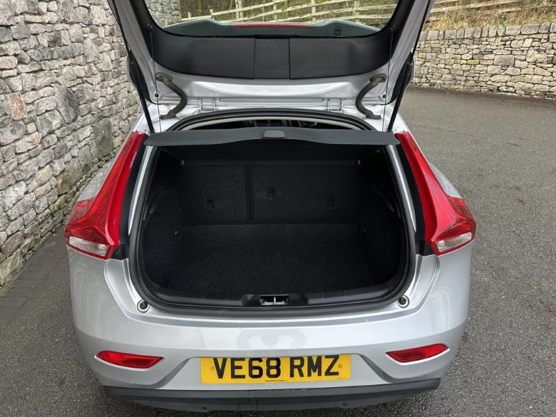 Used Volvo V40 2018 for sale - 77033019: Photo 14