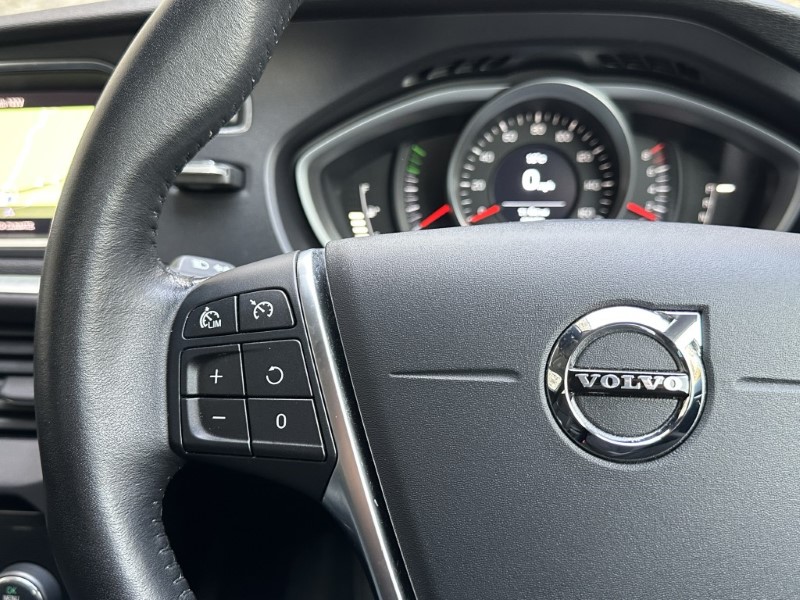 Used Volvo V40 2018 for sale - 77033019: Photo 18