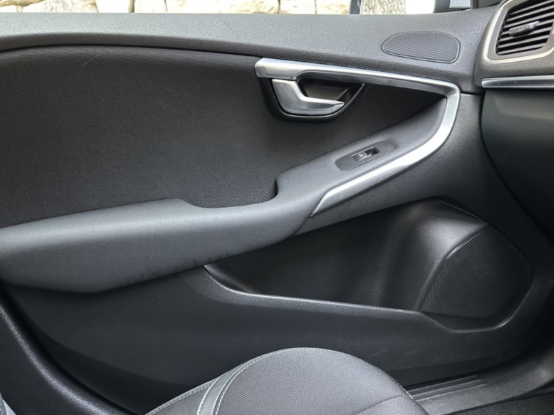 Used Volvo V40 2018 for sale - 77033019: Photo 24