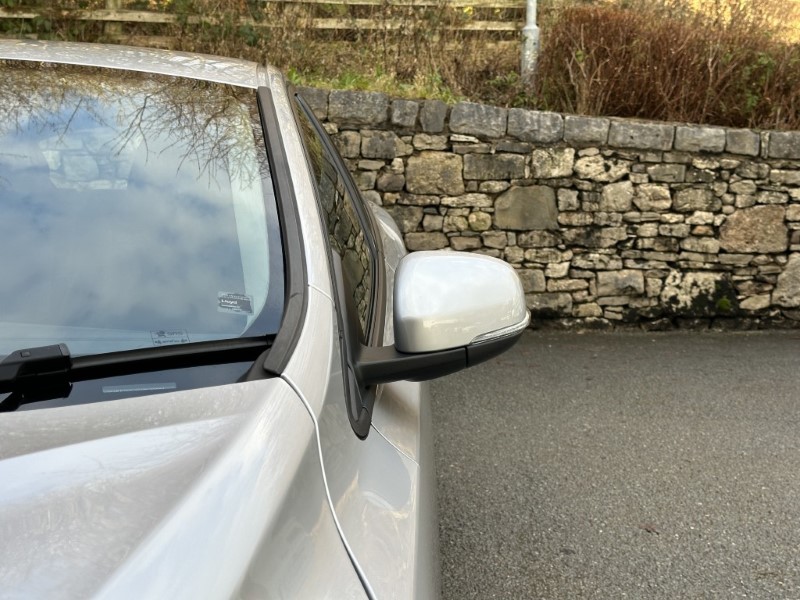 Used Volvo V40 2018 for sale - 77033019: Photo 31