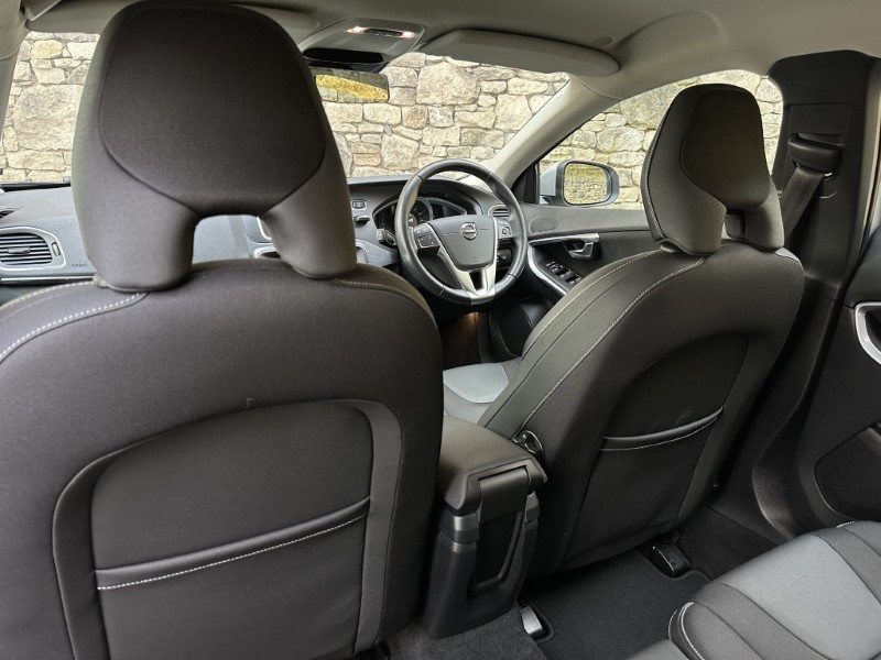 Used Volvo V40 2018 for sale - 77033019: Photo 42