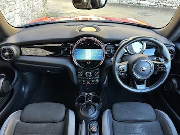 Used MINI Hatch 2021 for sale - 76982277: Photo