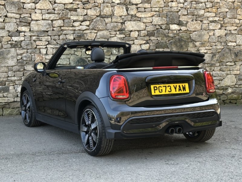 Used MINI Convertible 2023 for sale - 78179950: Photo 2