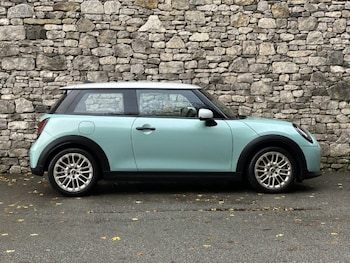 Used MINI Cooper 2024 for sale - 76980966: Photo