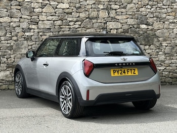 Used MINI Cooper 2024 for sale - 79007823: Photo