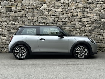 Used MINI Cooper 2024 for sale - 79007823: Photo