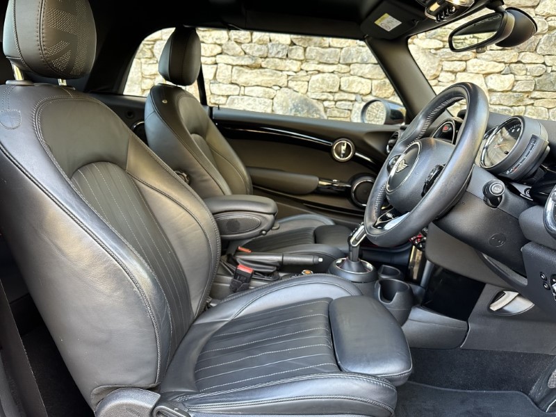 Used MINI Convertible 2019 for sale - 76981944: Photo 11