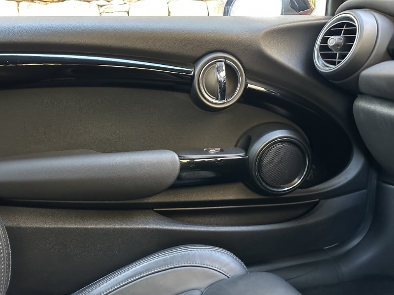 Used MINI Convertible 2019 for sale - 76981944: Photo 40