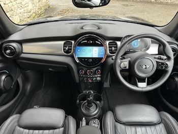 Used MINI Hatch 2023 for sale - 76981092: Photo