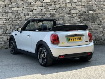 Used MINI Convertible 2023 for sale - 79322399: Photo
