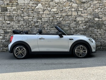 Used MINI Convertible 2023 for sale - 79322399: Photo