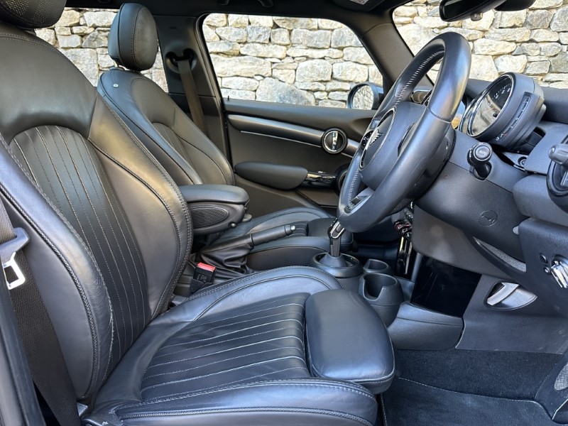 Used MINI Hatch 2022 for sale - 76982381: Photo 11