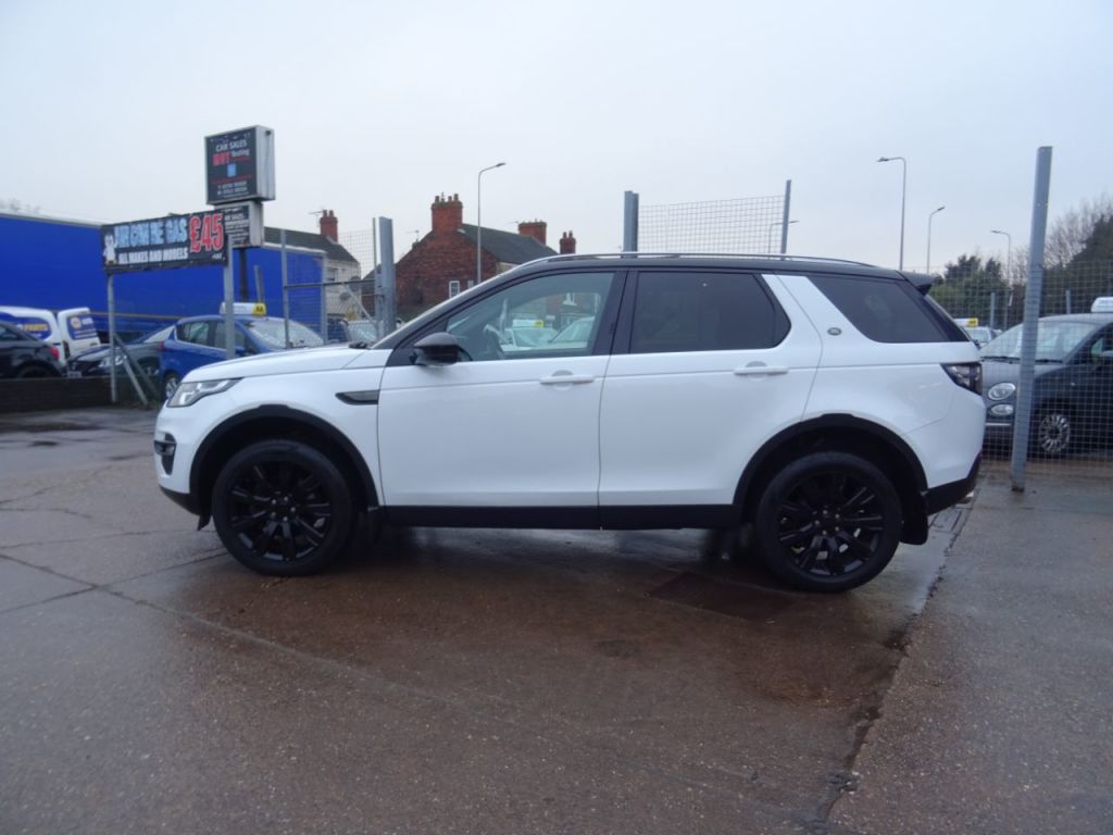 Used Land Rover Discovery Sport 2015 for sale - 77258682: Photo 2