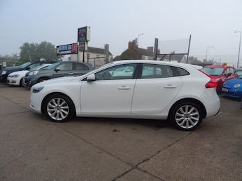 Used Volvo V40 2016 for sale - 75242140: Photo