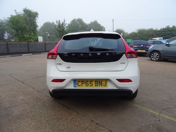 Used Volvo V40 2016 for sale - 75242140: Photo