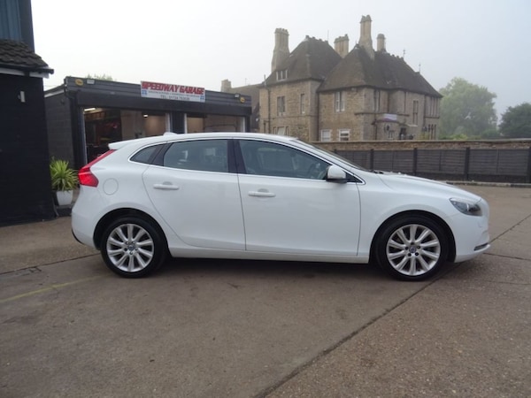 Used Volvo V40 2016 for sale - 75242140: Photo 6