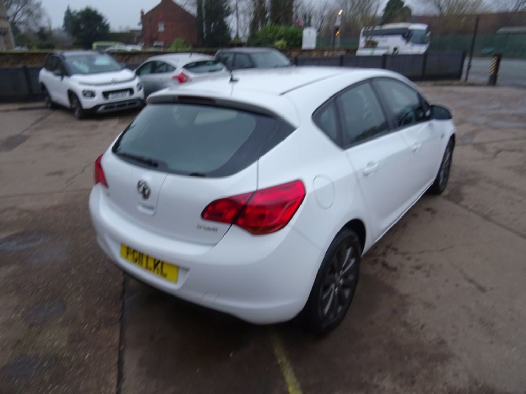Used Vauxhall Astra 2011 for sale - 77417304: Photo 5