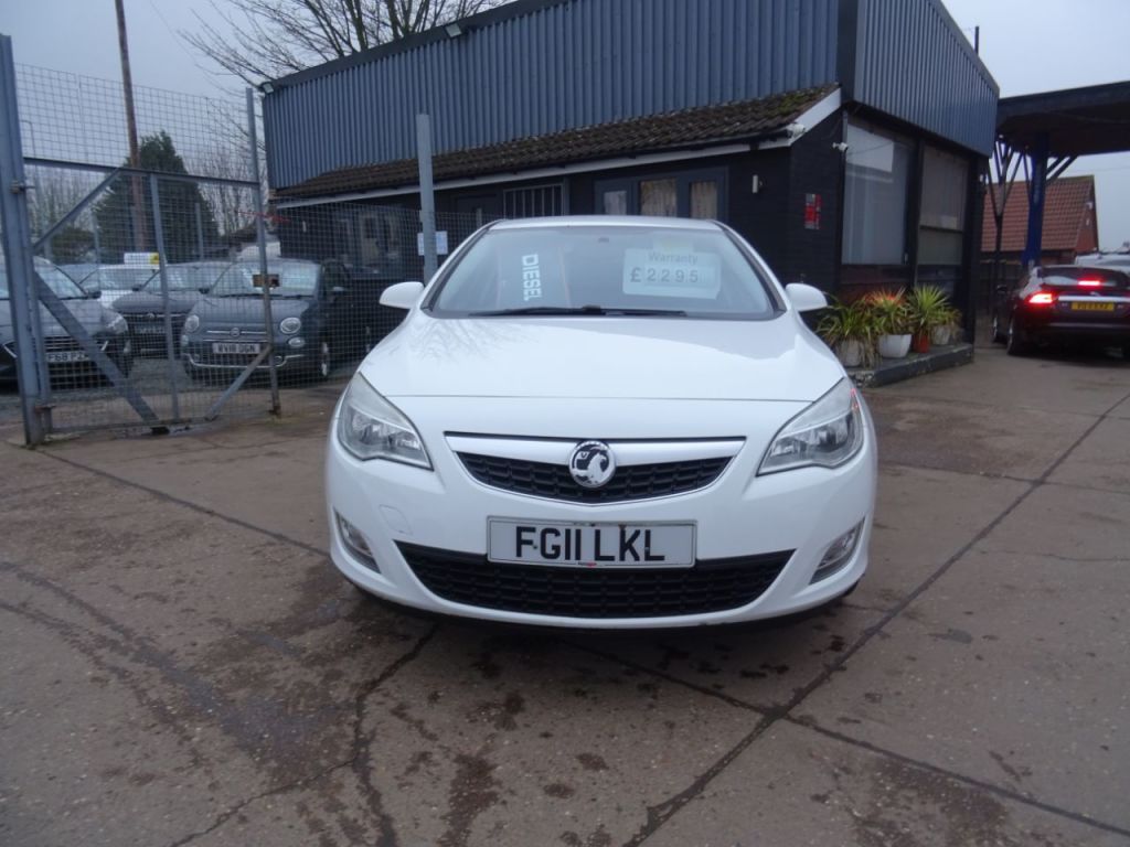 Used Vauxhall Astra 2011 for sale - 77417304: Photo 8