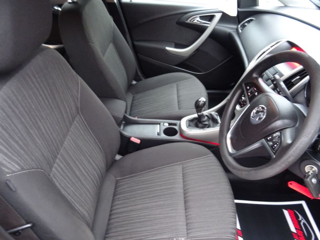 Used Vauxhall Astra 2011 for sale - 77417304: Photo 9