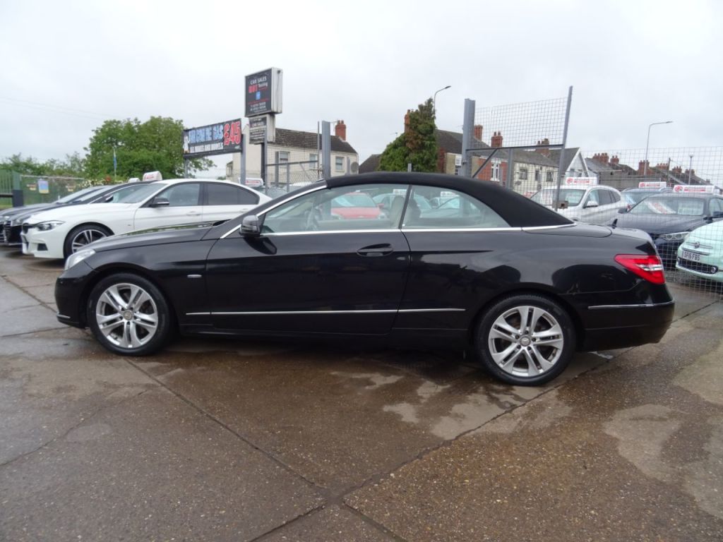 Used Mercedes-Benz E Class 2011 for sale - 77608006: Photo 2