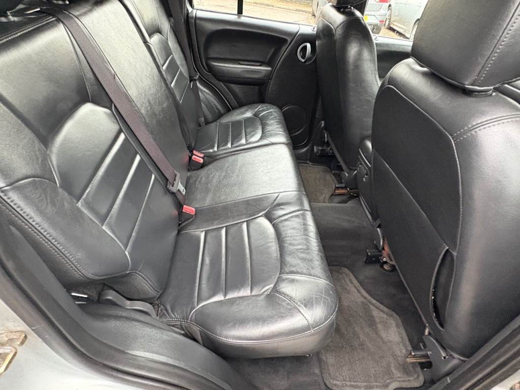 Used Jeep Cherokee 2004 for sale - 77687818: Photo 10