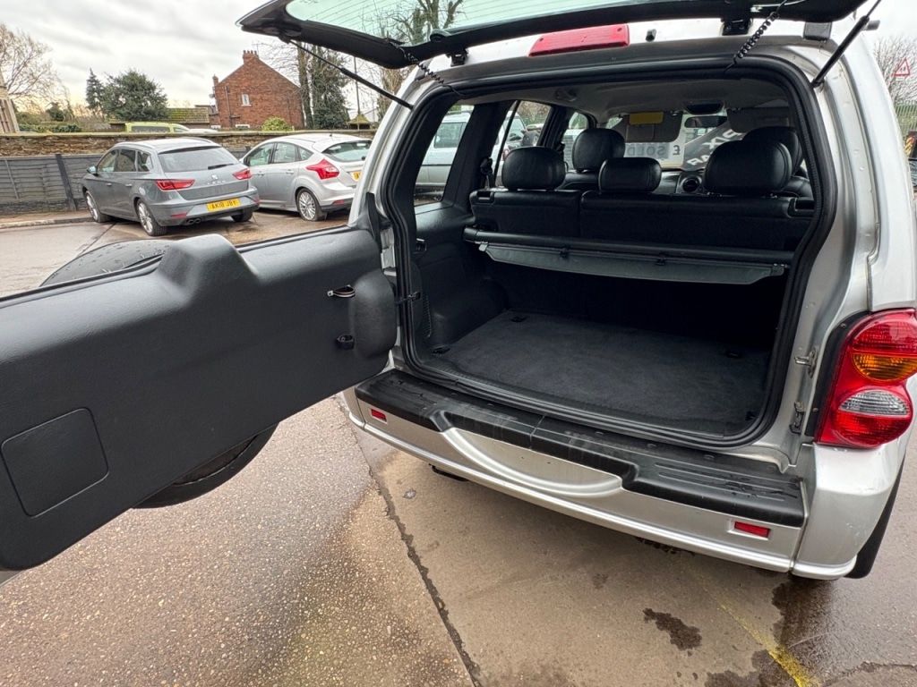 Used Jeep Cherokee 2004 for sale - 77687818: Photo 11