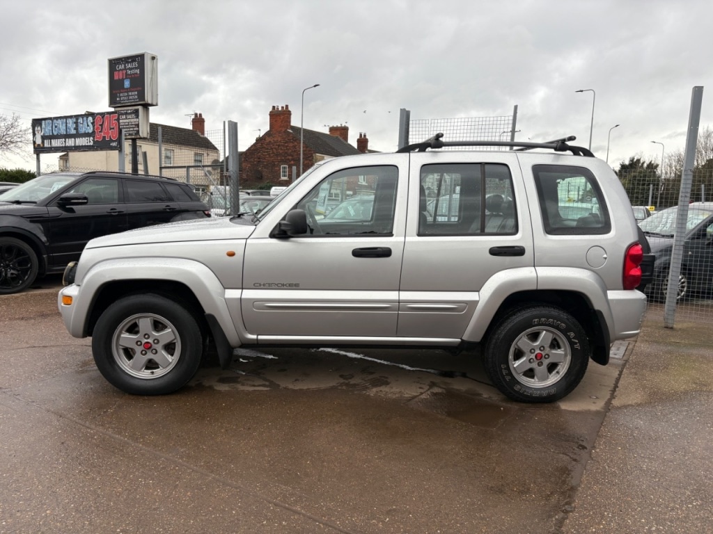 Used Jeep Cherokee 2004 for sale - 77687818: Photo 2