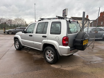 Used Jeep Cherokee 2004 for sale - 77687818: Photo