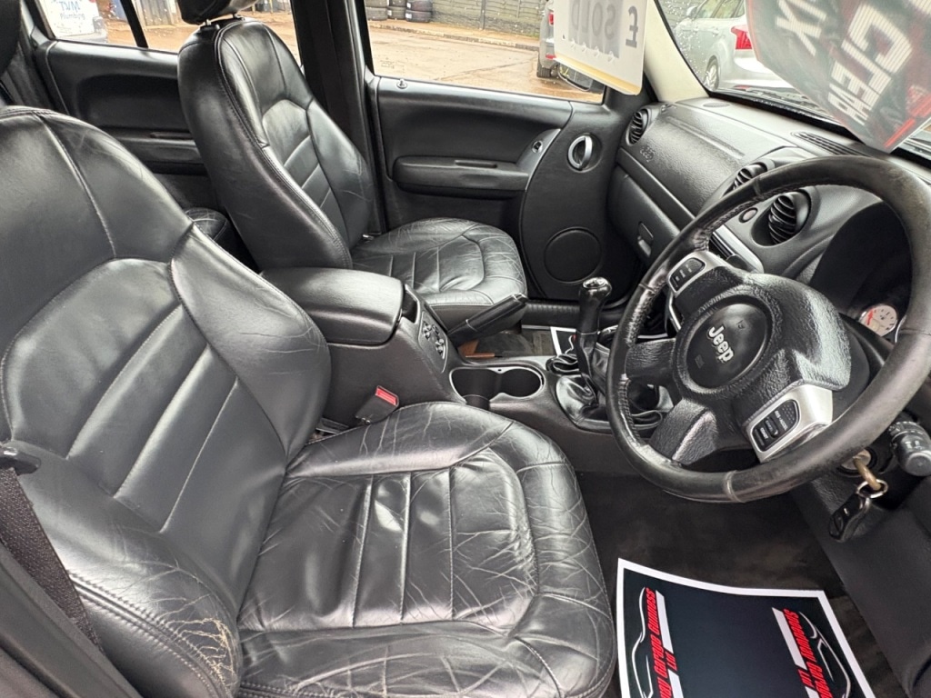 Used Jeep Cherokee 2004 for sale - 77687818: Photo 9