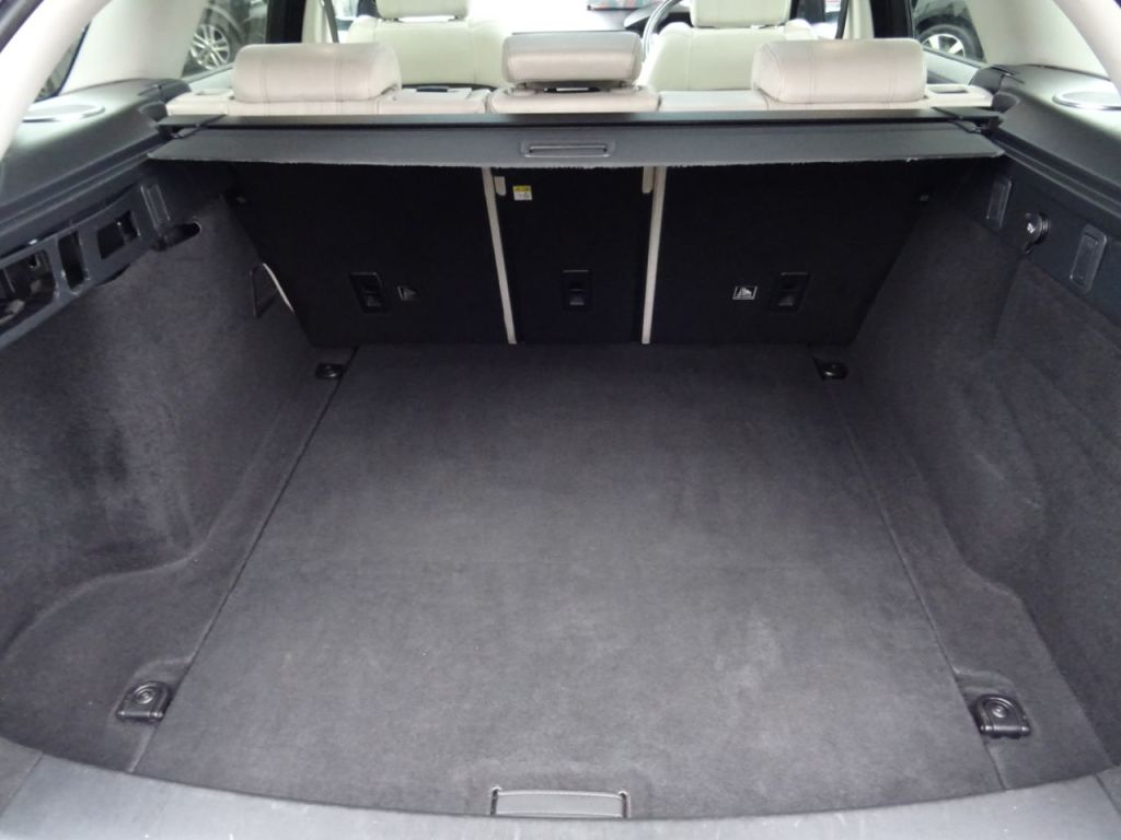 Used Land Rover Range Rover Velar 2018 for sale - 76922726: Photo 12